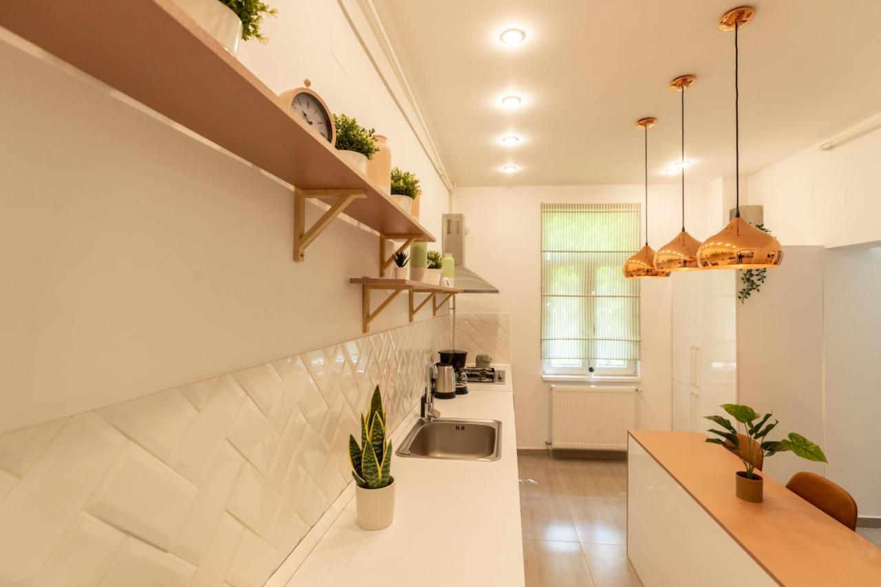 Ideal Stay: Spacious 2Br Apt Near Calea Victoriei Bucareste Exterior foto