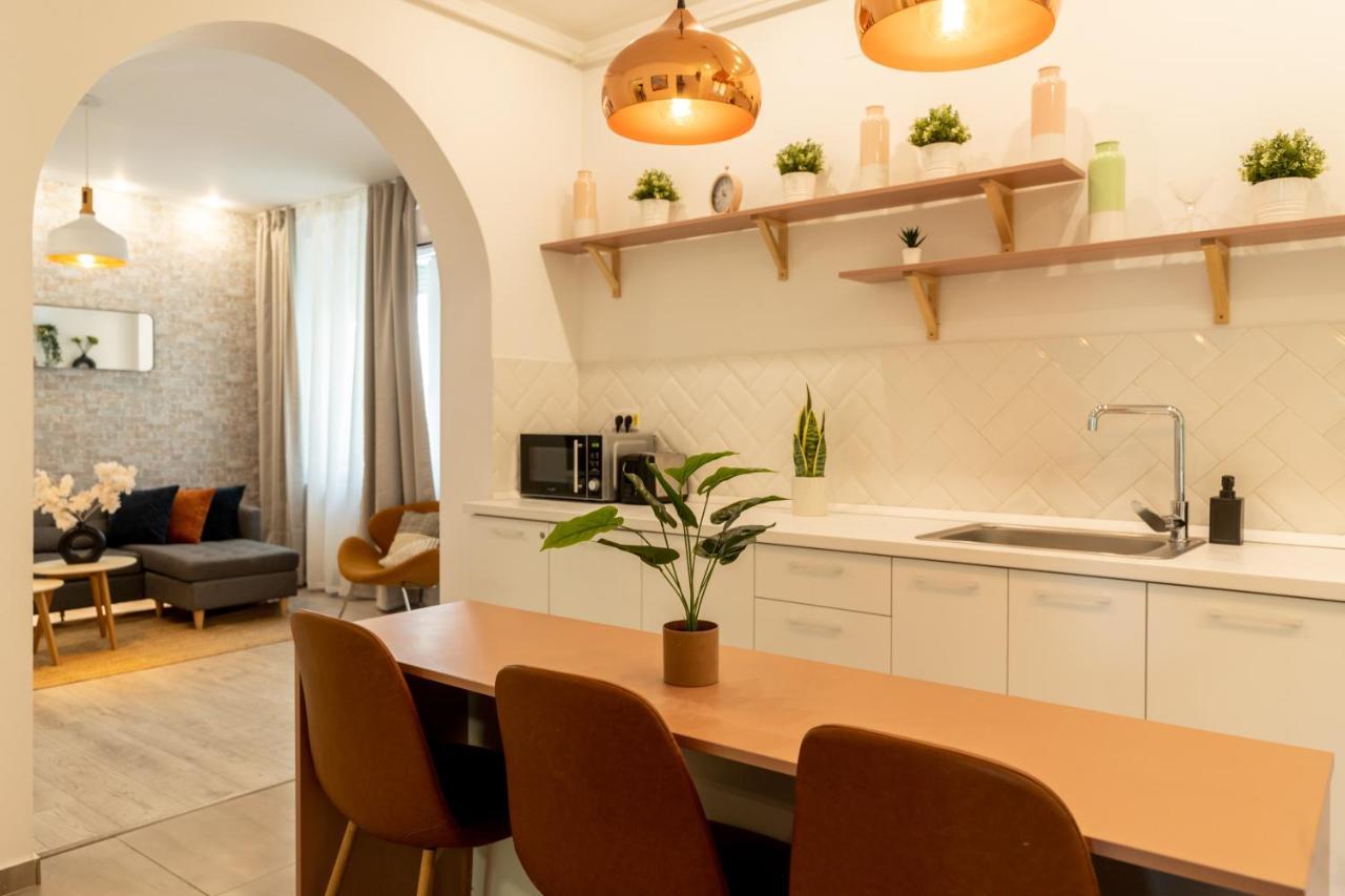Ideal Stay: Spacious 2Br Apt Near Calea Victoriei Bucareste Exterior foto